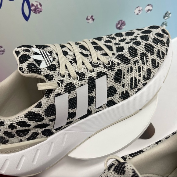 🏃🏽‍♀️HP! ADIDAS SWIFT RUN 22 DALMATIAN - Picture 3 of 12